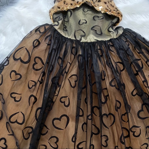 Black and gold gown - Picture 3 of 4